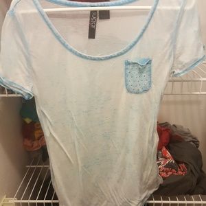 a see thriugh top eith a pocket